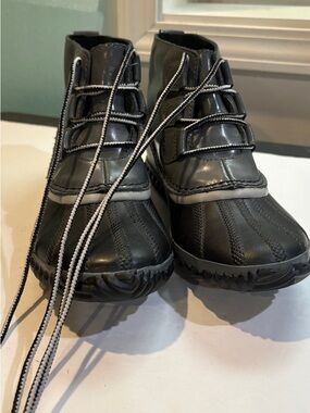 Sorel Black Women's Slip-On Textile Ankle Duck Boot